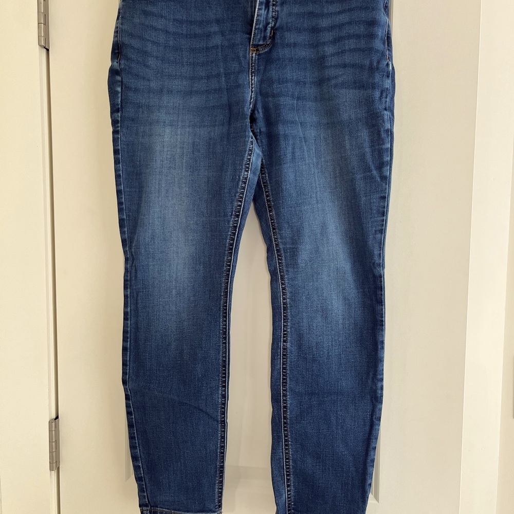 Straight leg skinny jeans medium blue wash